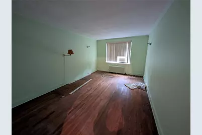 21-16 77 Street 2nd Floor, Astoria, NY 11370 - Photo 5