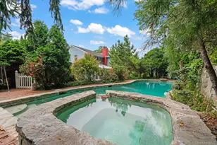 13 Whitney Cir, Glen Cove, NY 11542 - Photo 29