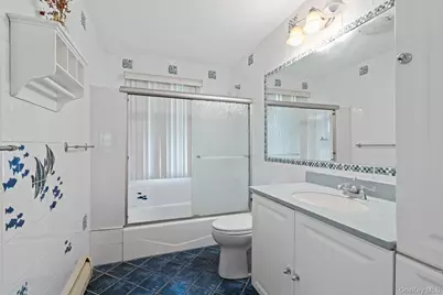 13 Whitney Circle, Glen Cove, NY 11542 - Photo 25