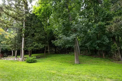 592 Landing Avenue, Smithtown, NY 11787 - Photo 45