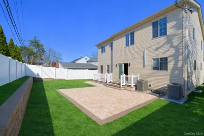 102 Cotton Lane, Levittown, NY 11756 - Photo 23