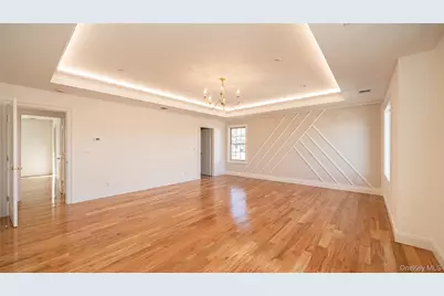 102 Cotton Lane, Levittown, NY 11756 - Photo 11