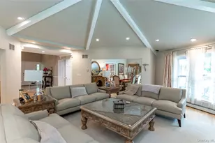 369 Phillips Hill Rd, New City, NY 10956 - Photo 9