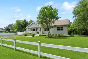 12 Hampton Bays Dr, Hampton Bays, NY 11946 - Photo 3