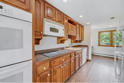 11 Rhoda Avenue, Smithtown, NY 11787 - Photo 9