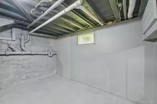 11 Rhoda Ave, Smithtown, NY 11787 - Photo 21