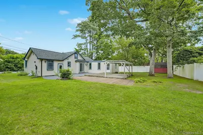 11 Rhoda Avenue, Smithtown, NY 11787 - Photo 23