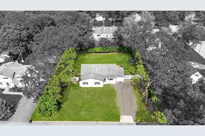 9 Wakefield Avenue, Coram, NY 11727 - Photo 5