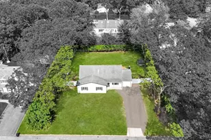 9 Wakefield Ave, Coram, NY 11727 - Photo 5