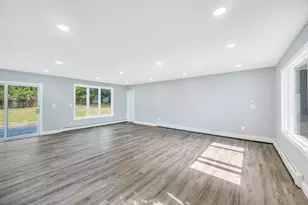 9 Wakefield Ave, Coram, NY 11727 - Photo 19