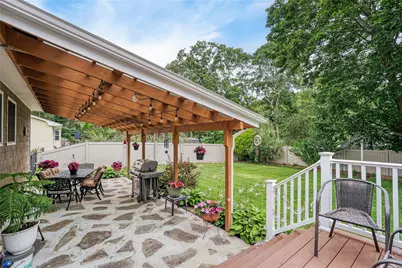 7 Russell Road, Hampton Bays, NY 11946 - Photo 17