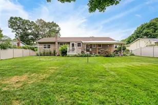 7 Russell Rd, Hampton Bays, NY 11946 - Photo 23