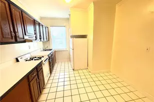 88 Lincoln Ave, Pelham, NY 10803 - Photo 3