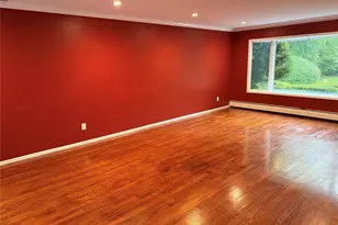 8 Lisa Dr, Dix Hills, NY 11746 - Photo 11