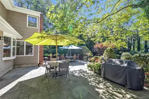 8 Lisa Dr, Dix Hills, NY 11746 - Photo 5