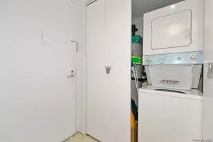 88 Cutter Mill Rd, Great Neck, NY 11021 - Photo 5