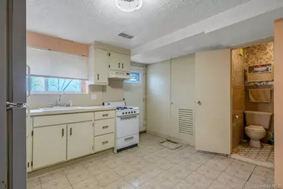 1103 Stadium Avenue, Bronx, NY 10465 - Photo 11