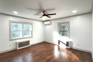 27 Dunlop Rd, Huntington, NY 11743 - Photo 9