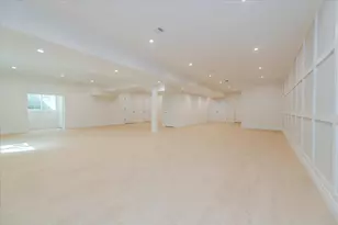 34 Woodland Pl, Great Neck, NY 11021 - Photo 39