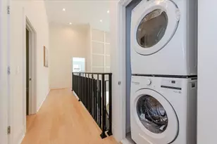 34 Woodland Pl, Great Neck, NY 11021 - Photo 31