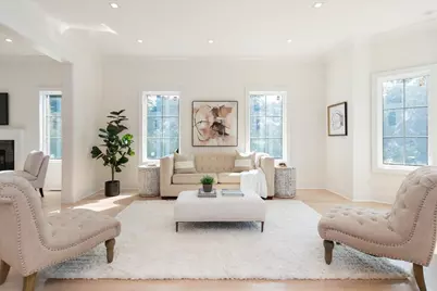 34 Woodland Place, Great Neck, NY 11021 - Photo 9