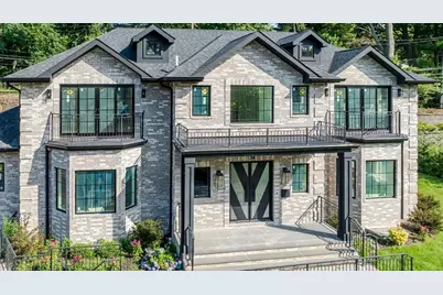 34 Woodland Place, Great Neck, NY 11021 - Photo 3