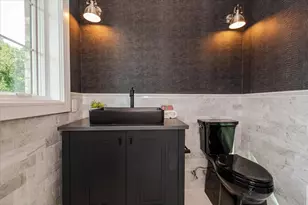 34 Woodland Pl, Great Neck, NY 11021 - Photo 21