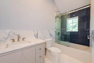 34 Woodland Pl, Great Neck, NY 11021 - Photo 33