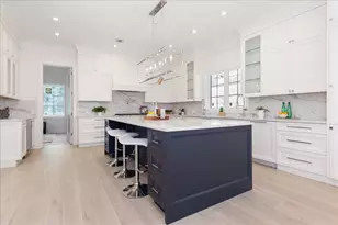 34 Woodland Pl, Great Neck, NY 11021 - Photo 19