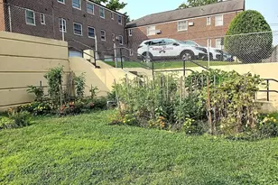 60-19 Marathon Pkwy, Little Neck, NY 11362 - Photo 15