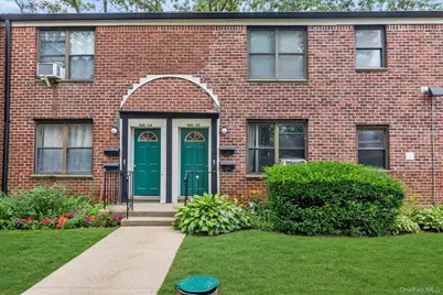 196-32 69th Ave #1st Fl, Fresh Meadows, NY 11365 - Photo 11