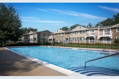 28 Williams Boulevard #28-1H, Lake Grove, NY 11755 - Photo 1