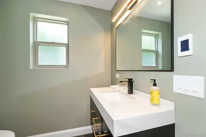 65 Oak Ridge Lane, Albertson, NY 11507 - Photo 21