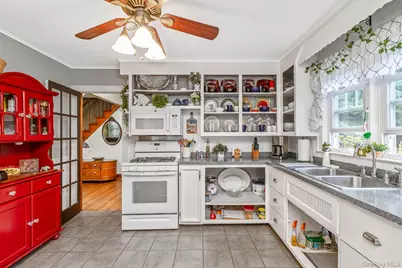 5660 Sound Avenue, Mattituck, NY 11952 - Photo 17