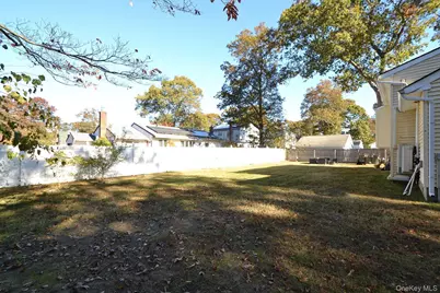 47 Midway Street, Patchogue, NY 11772 - Photo 9