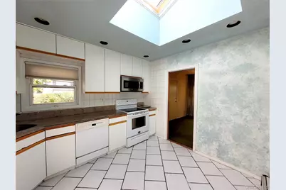 1474 Stephen Marc Lane, East Meadow, NY 11554 - Photo 5
