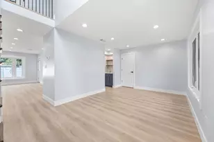 39 Stirrup Ln, Levittown, NY 11756 - Photo 5