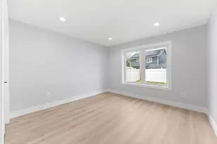 39 Stirrup Ln, Levittown, NY 11756 - Photo 17