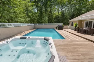 60 Quogue Riverhead Rd, Quogue, NY 11959 - Photo 3