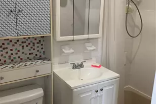 164-22 73rd Ave, Fresh Meadows, NY 11366 - Photo 27