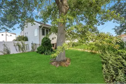 710 Fishermans Road, Baldwin, NY 11510 - Photo 33