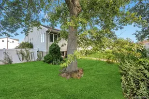 710 Fishermans Rd, Baldwin, NY 11510 - Photo 33