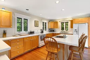 2 Old Hollow Ln, East Hampton, NY 11937 - Photo 11