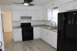 11 Roberts Rd, Shirley, NY 11967 - Photo 3