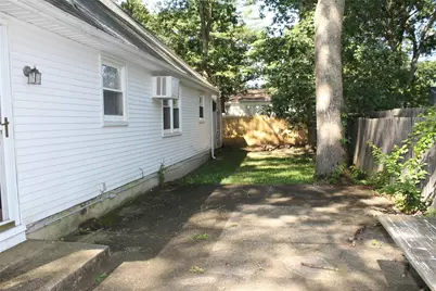 11 Roberts Road, Shirley, NY 11967 - Photo 19