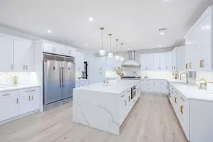 9 Friends Ln, Westbury, NY 11590 - Photo 11