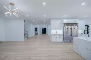 9 Friends Ln, Westbury, NY 11590 - Photo 17