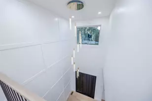 9 Friends Ln, Westbury, NY 11590 - Photo 19