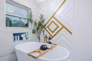 9 Friends Ln, Westbury, NY 11590 - Photo 25