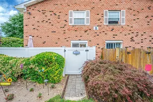 460 Old Town, Port Jefferson, NY 11776 - Photo 17